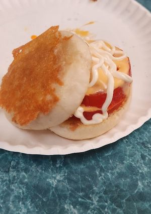A picture of Tomatoes Sandwich.