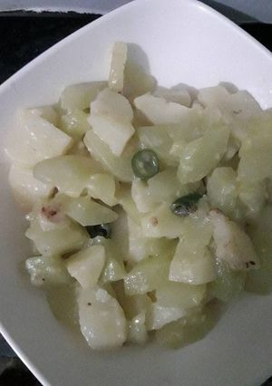 खीरा और आलू की सब्जी (Kheera aur aloo ki sabji recipe in hindi) रेसिपी मुख्य फोटो