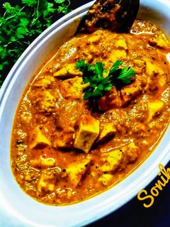 A picture of Restaurant style paneer masala.