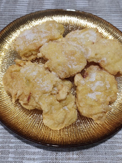 Una foto de Buñuelos de manzana 🍎