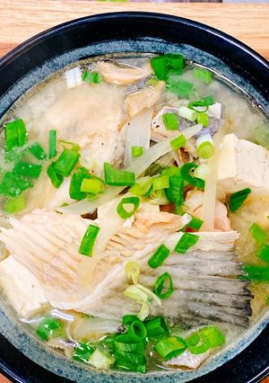 Foto resep Salmon head miso soup (sup miso kepala salmon)
