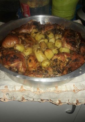 Foto de Frango assado com batata bolinha