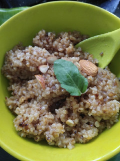 ફાડા લાપસી (Fada Lapsi Recipe In Gujarati) રેસીપી મુખ્ય ફોટો