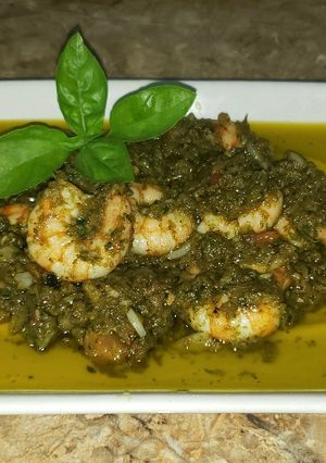 Una foto de Langostinos al pesto