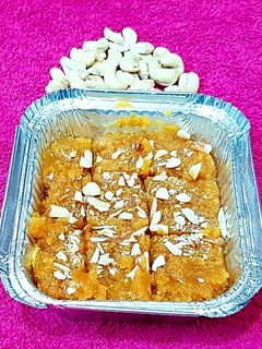 ટોપરા પાક (Topra Paak Recipe In Gujarati) રેસીપી મુખ્ય ફોટો