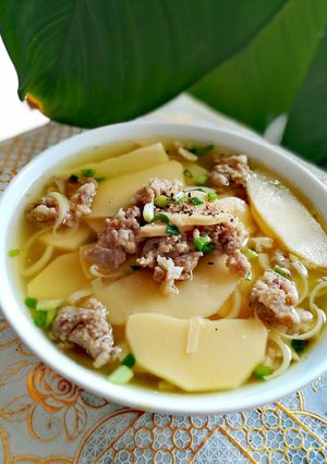Hình của món Canh măng tươi thịt bằm.