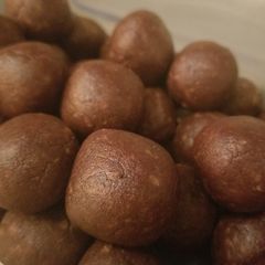 A picture of Healthy Chocolate PB Balls.