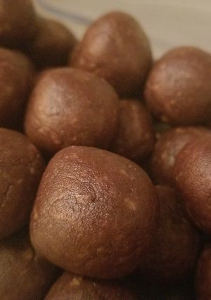 A picture of Healthy Chocolate PB Balls.