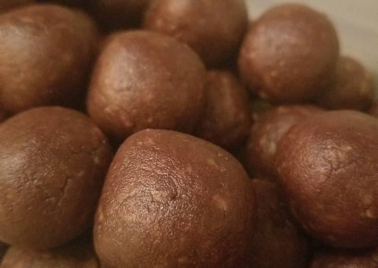 Healthy Chocolate PB Balls