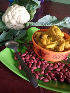 বাদাম ফুলকপি ডালনা (badam foolkopi dalna recipe in bengali) রেসিপির প্রধান ছবি