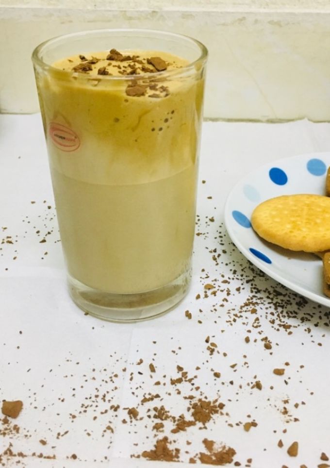 હેનડ બીટન કેપેચીનાે કાેફી રેસીપી મુખ્ય ફોટો