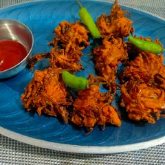A picture of Onion pakora.