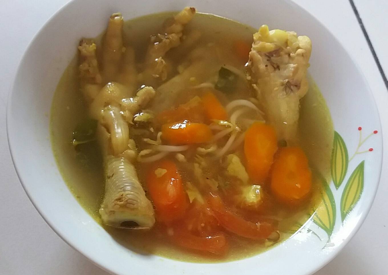 Soto ayam kuah kuning tanpa santan