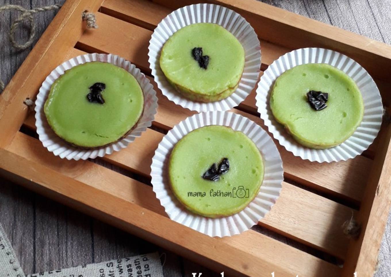 Kue lumpur kentang pandan