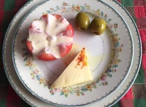 Una foto de Entrada de queso y aceitunas