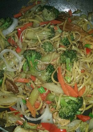 Una foto de  Chao Mein chino a mi estilo