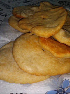 Una foto de Tortas fritas 🌧️