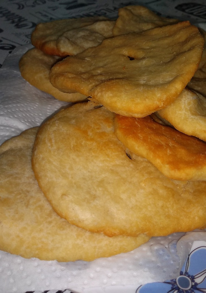 Una foto de Tortas fritas 🌧️