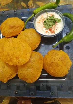 A picture of Quinoa flour masala puri.