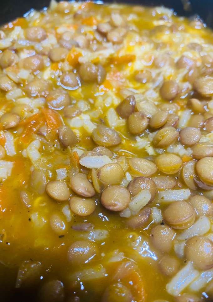 Una foto de Lentejas con Arroz y Queso