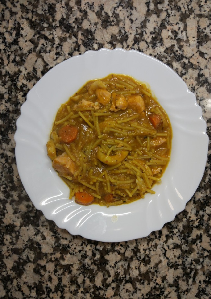 Una foto de Cazuela de fideos con salmón