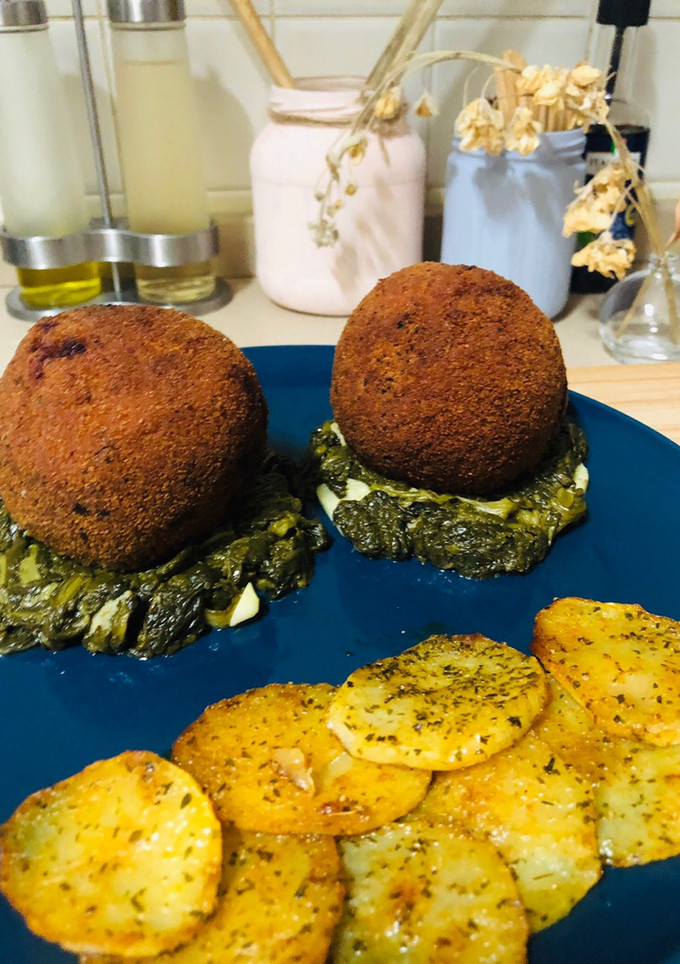 Una foto de Bolas gigantes con base de espinacas