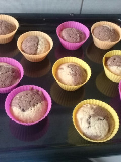 A picture of Orange Chocolate Queen Cakes.