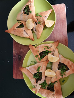 Una foto de Fatay empanadas libanesas