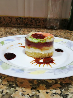 Una foto de Cheesecake de queso crema y frutos rojos