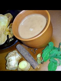 तुलसी अदरक चाय (tulsi adrak chai recipe in Hindi) रेसिपी मुख्य फोटो