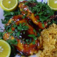 Una foto de POLLO AMIELADO A LA Mario's