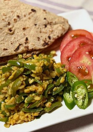 A picture of Mash Daal with Capsicum.