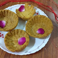 A picture of Water chestnut (Rajgiri flour) tarts.