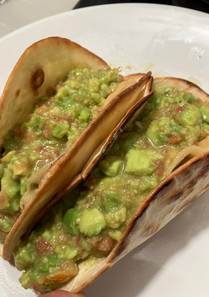 Una foto de Tacos de panceta ibérica y guacamole