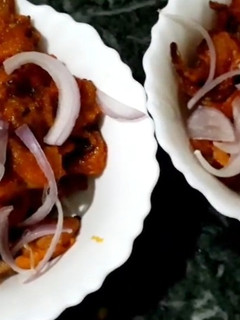 வெங்காயம் மற்றும் மஸ்ரூம் பஜ்ஜி(onion and mushroom bajji recipe in tamil) செய்முறை முக்கிய புகைப்படம்