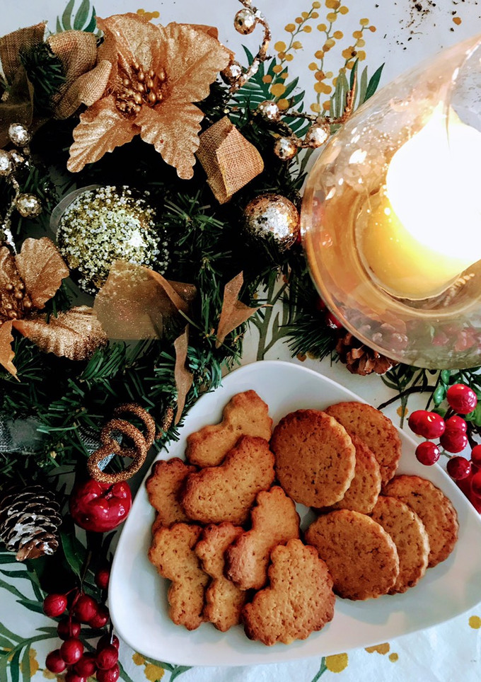 Una foto de Galletas rústicas de jengibre y cardamomo