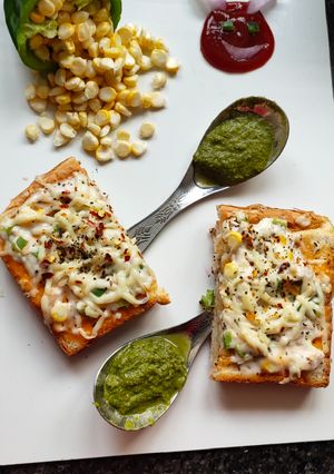 A picture of Inside Out pizza sandwich.