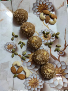 ચૂરમા ના લાડુ રેસીપી મુખ્ય ફોટો