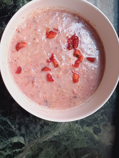 A picture of Strawberry banana smoothie.