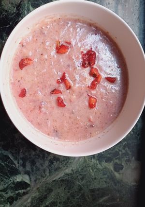 A picture of Strawberry banana smoothie.