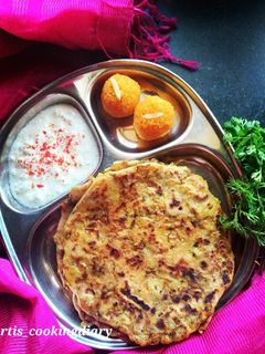 आलू पराठा (Aloo Paratha recipe in Hindi) रेसिपी मुख्य फोटो