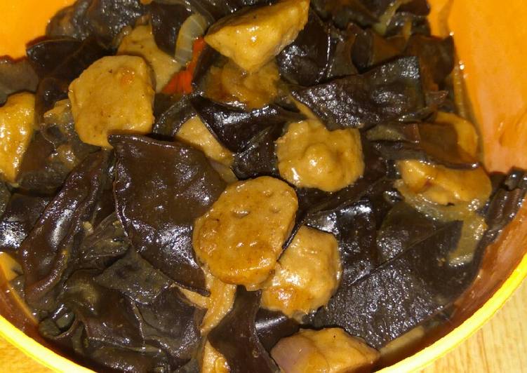 Resep Tumis jamur kuping+bakso yang Bisa Manjain Lidah