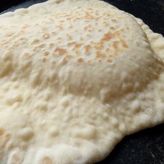 A picture of Pita bread.