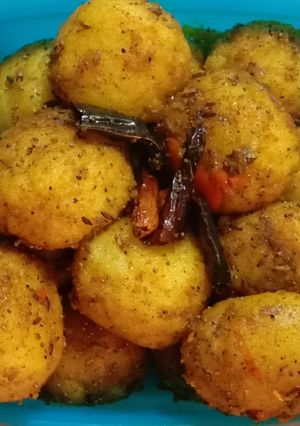 A picture of Semolina balls.
