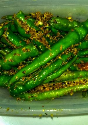 चटपटा मिर्ची का अचार (Chatpata mirchi ka achar recipe in Hindi) रेसिपी मुख्य फोटो