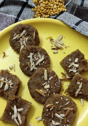 A picture of Chana dal barfi.
