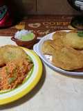 Tortitas de papa rellenas de camarón