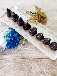 A picture of Coconut, dry fruits and chocolate modak.