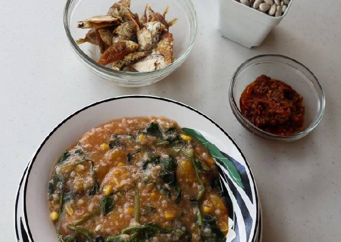 Bagaimana Membuat Bubur Manado yang Lezat