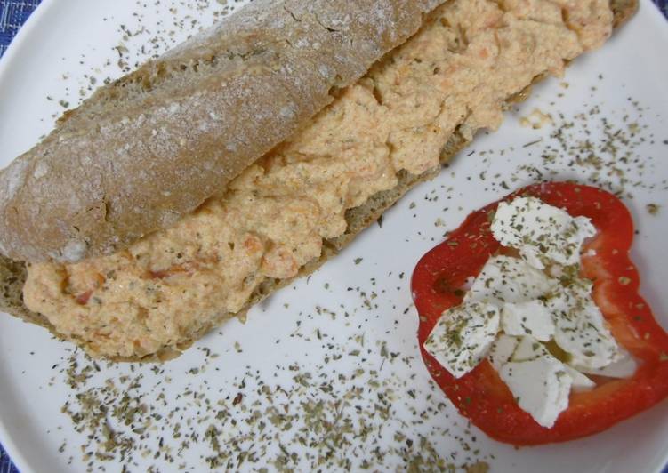 Greek Style Scrambled Eggs & Tomatoes (Strapatso me giaourti) Greek Style Scrambled Eggs & Tomatoes (Strapatso me giaourti)